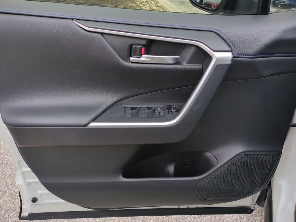 Thumbnail: 2019 Toyota RAV4 - 30