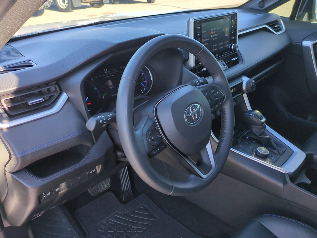 Thumbnail: 2020 Toyota RAV4 - 2