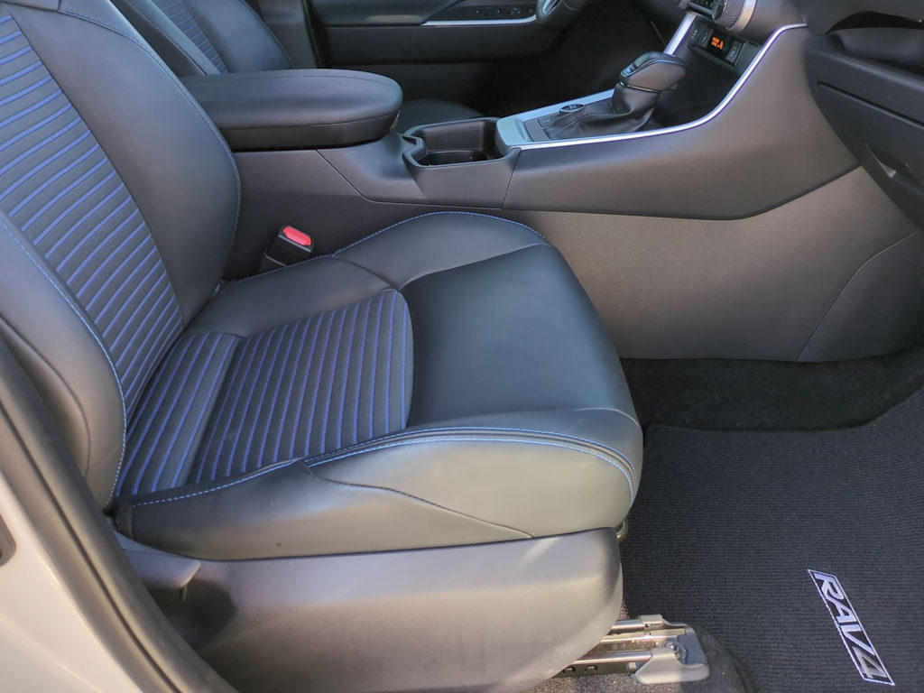 Thumbnail: 2020 Toyota RAV4 - 11