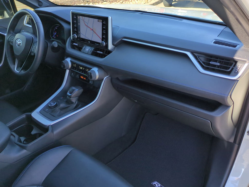 Thumbnail: 2020 Toyota RAV4 - 14