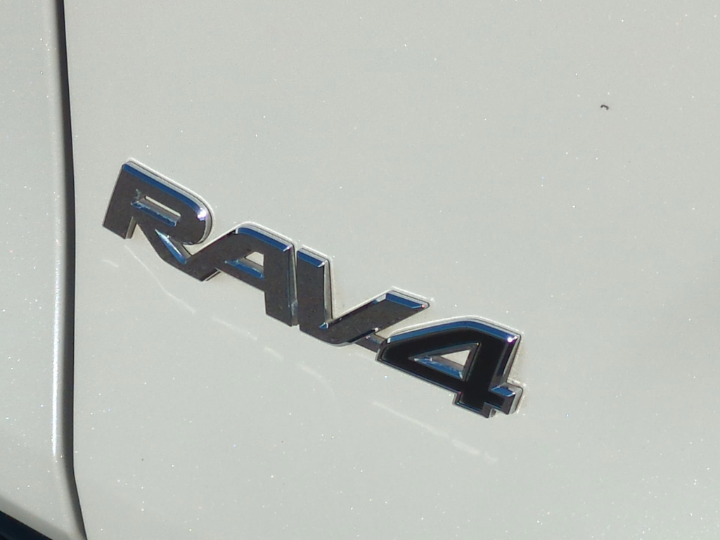 Thumbnail: 2020 Toyota RAV4 - 35