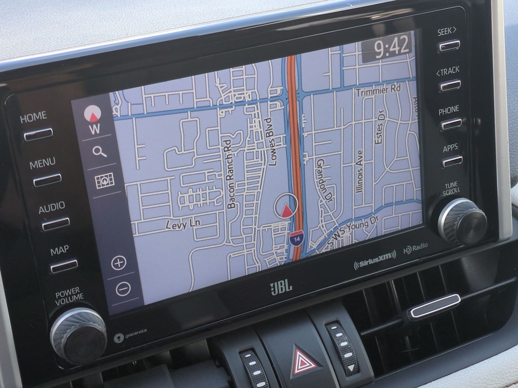 Thumbnail: 2021 Toyota RAV4 - 24