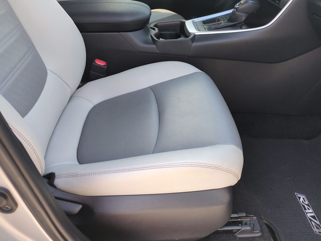 Thumbnail: 2021 Toyota RAV4 - 11