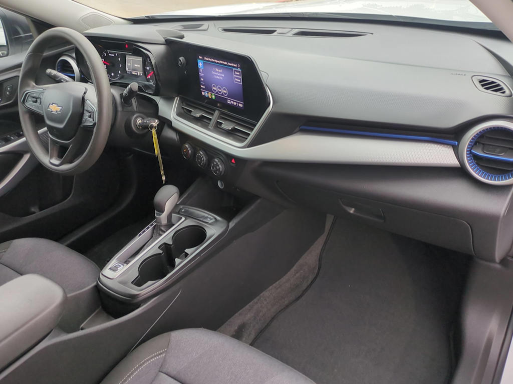 Thumbnail: 2025 Chevrolet Trax - 13
