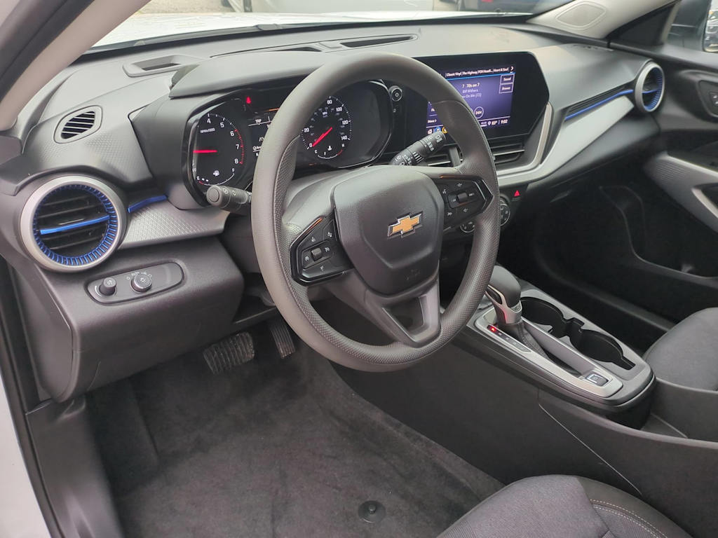 Thumbnail: 2025 Chevrolet Trax - 2