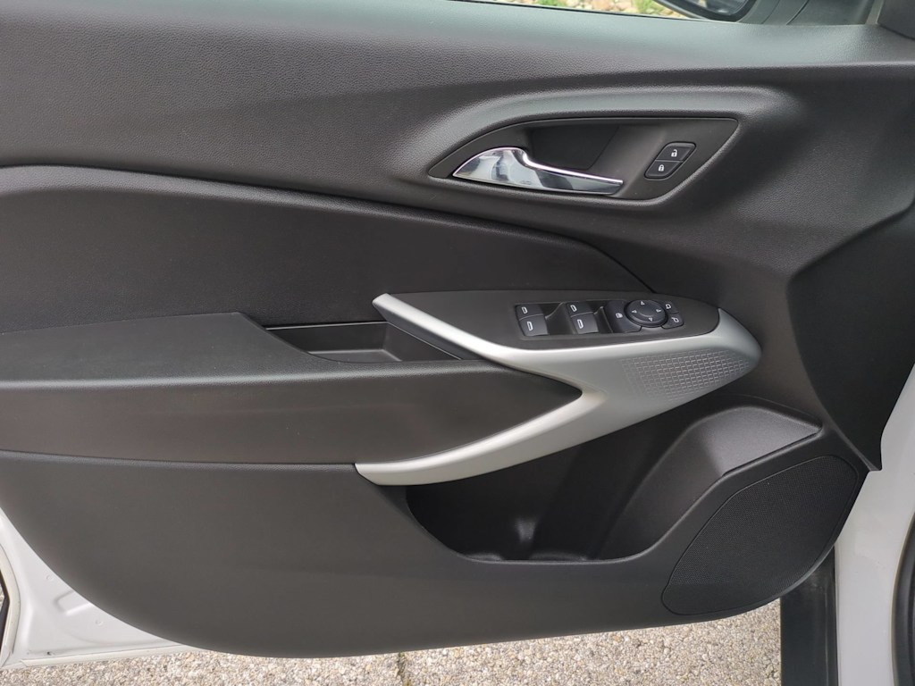 Thumbnail: 2025 Chevrolet Trax - 27