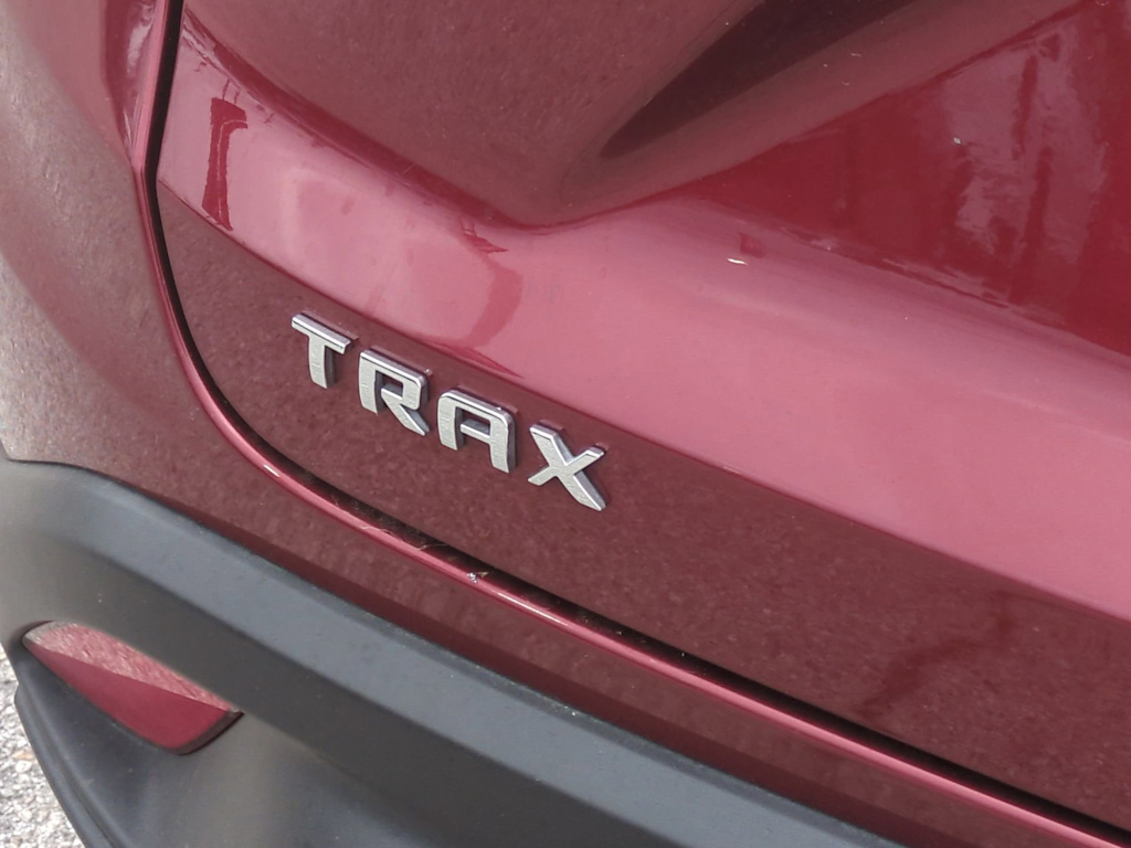 2025 Chevrolet Trax LS 7