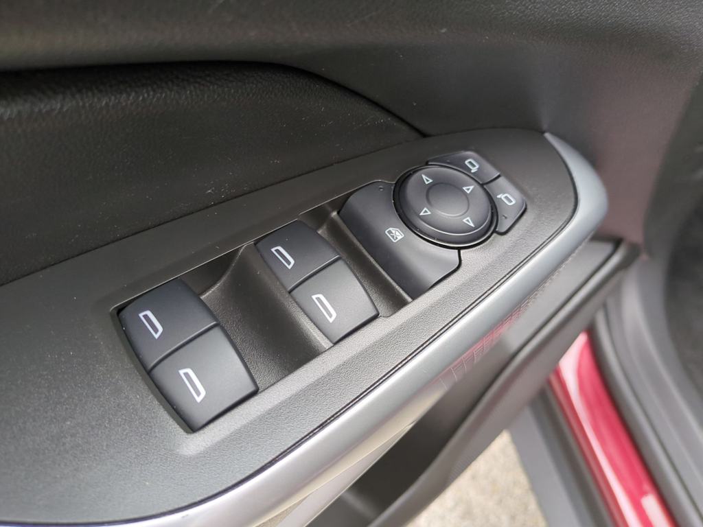 2025 Chevrolet Trax LS 28