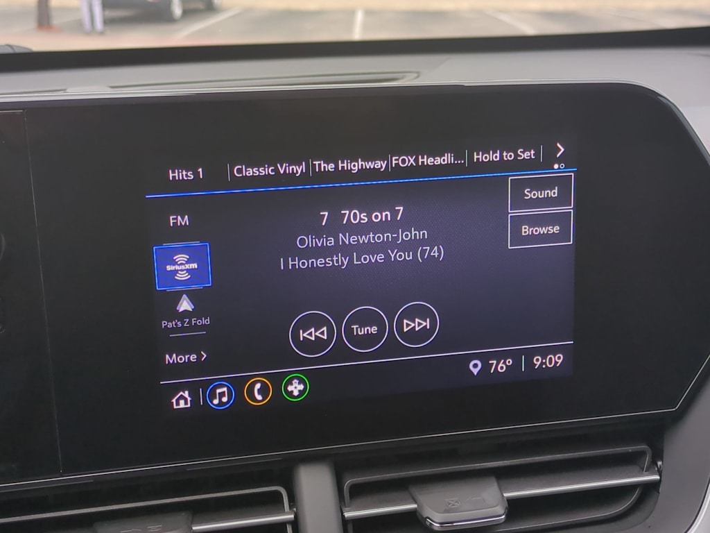 2025 Chevrolet Trax LS 16