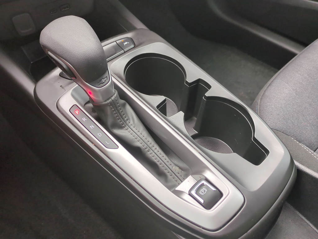 2025 Chevrolet Trax LS 17