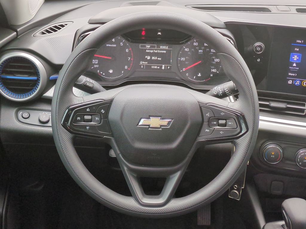 2025 Chevrolet Trax LS 10
