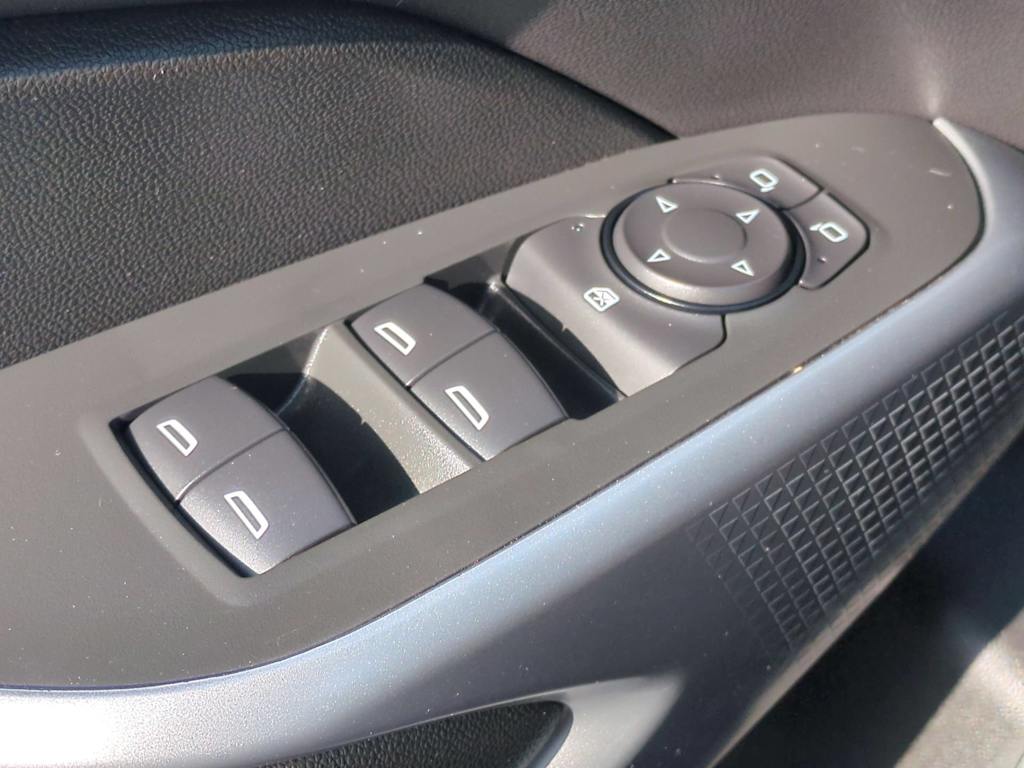 Thumbnail: 2024 Chevrolet Trax - 28