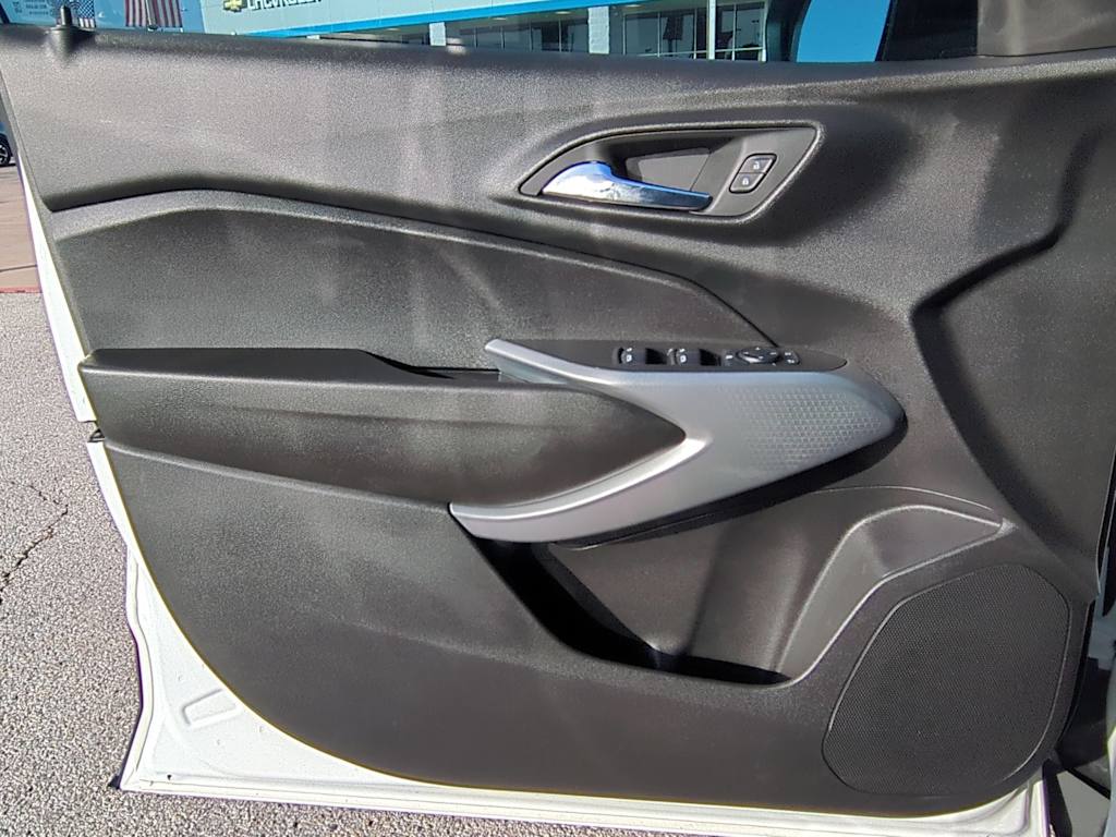 Thumbnail: 2025 Chevrolet Trax - 27