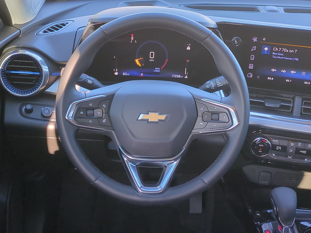 Thumbnail: 2024 Chevrolet Trax - 9