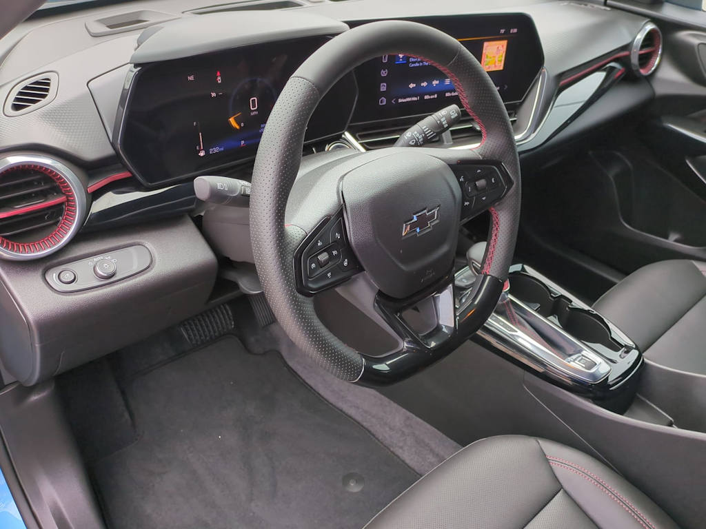 2025 Chevrolet Trax RS 2