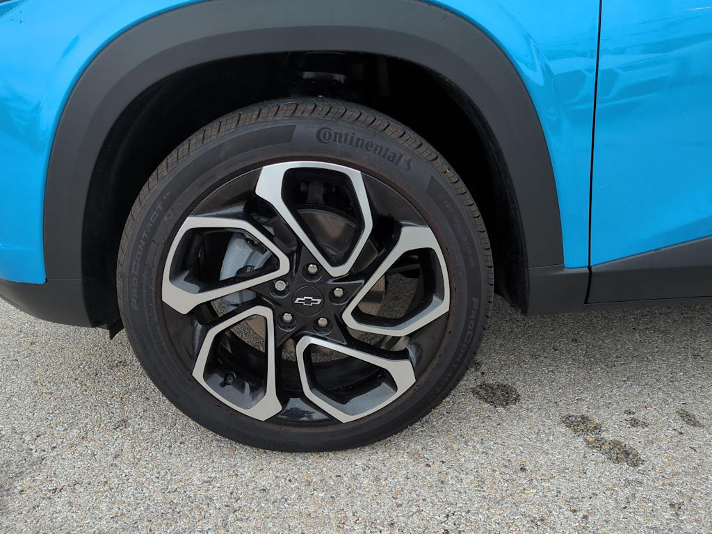 2025 Chevrolet Trax RS 8