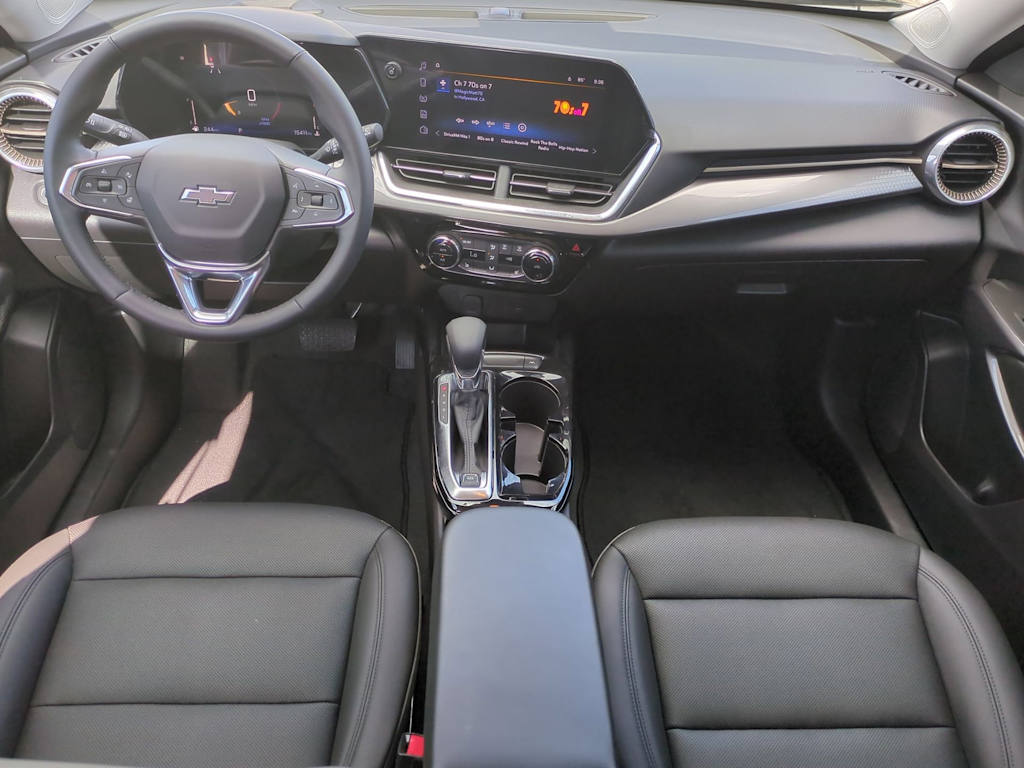 Thumbnail: 2025 Chevrolet Trax - 10