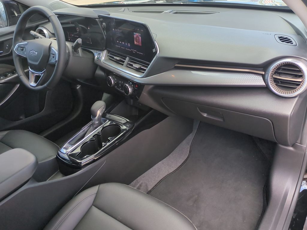 Thumbnail: 2025 Chevrolet Trax - 13