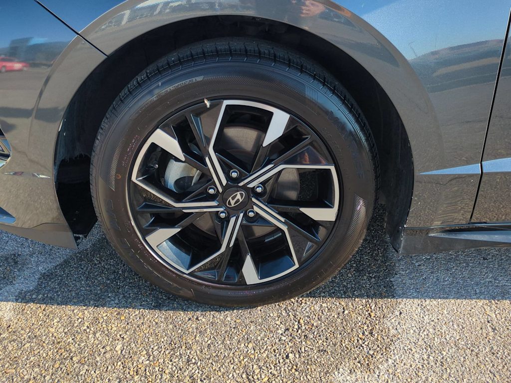 Thumbnail: 2024 Hyundai Sonata - 8