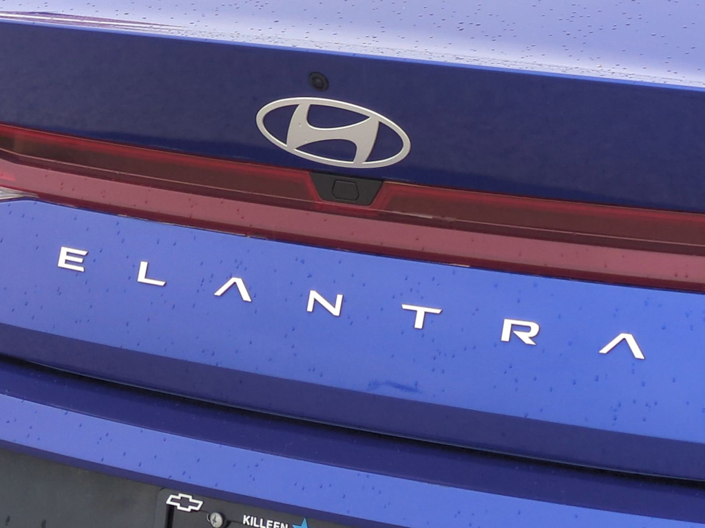 Thumbnail: 2024 Hyundai Elantra - 32