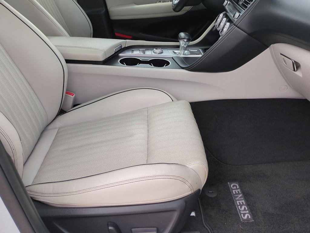 2021 Genesis G70 Elite 32
