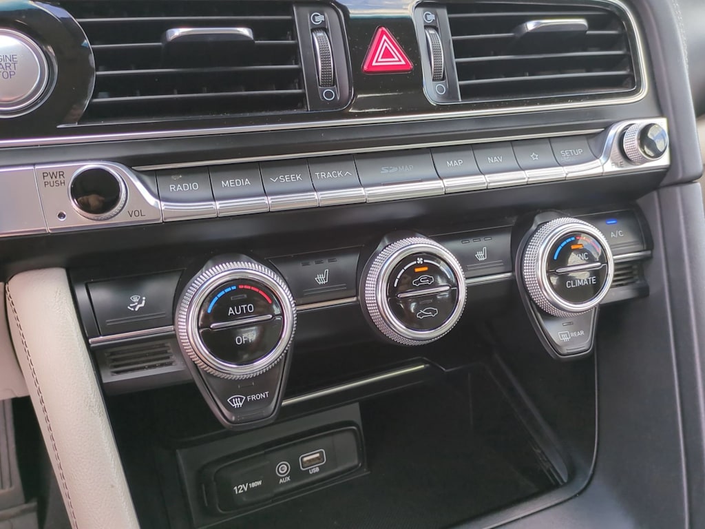 2021 Genesis G70 Elite 27