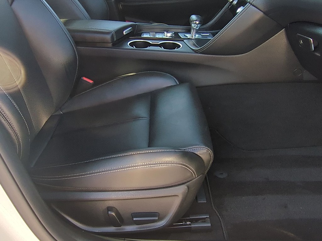 Thumbnail: 2025 Genesis G70 - 32