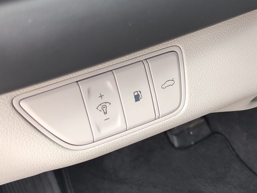 Thumbnail: 2023 Genesis G70 - 35