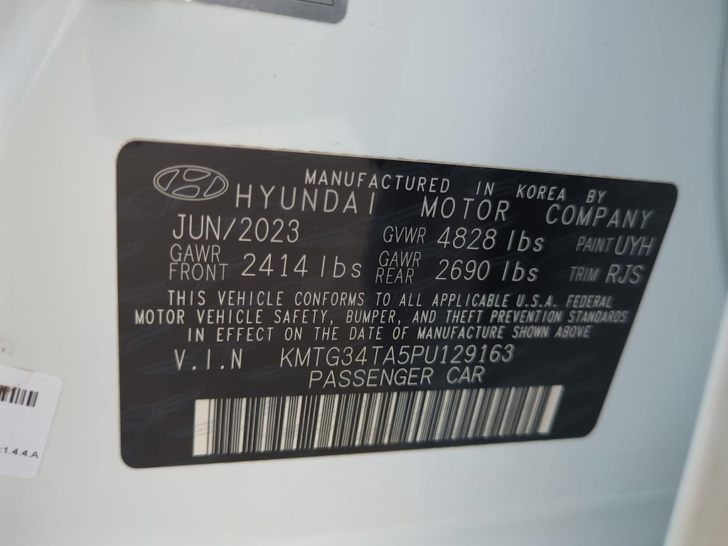 Thumbnail: 2023 Genesis G70 - 17