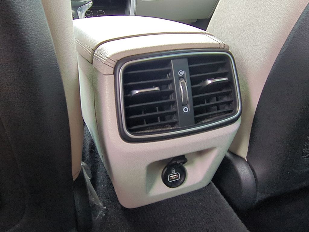 Thumbnail: 2023 Genesis G70 - 30