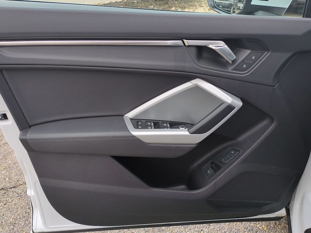 Thumbnail: 2024 Audi Q3 - 30