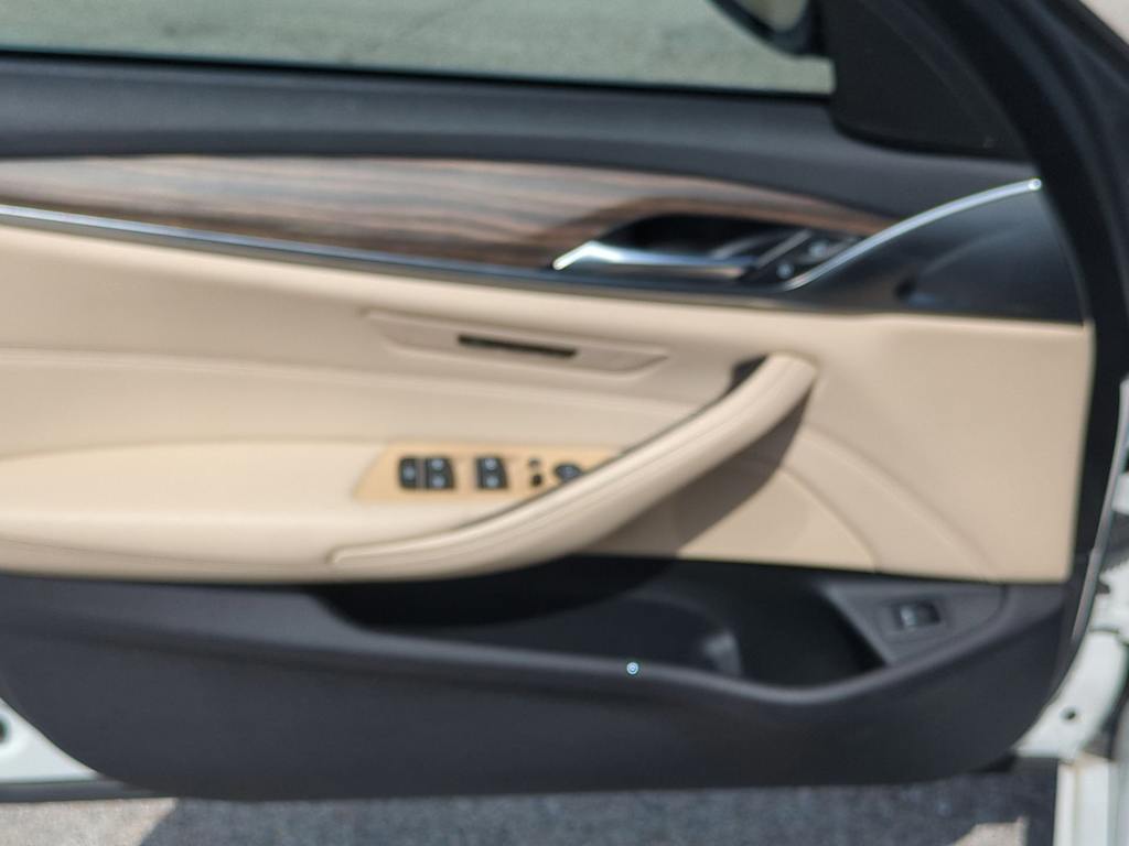 Thumbnail: 2018 BMW 5 Series - 30