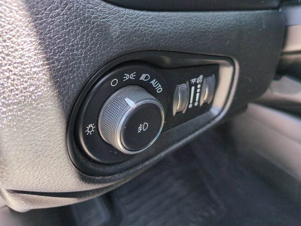Thumbnail: 2017 Jeep Renegade - 33