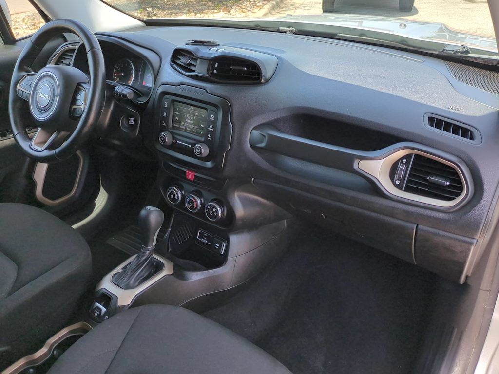 Thumbnail: 2017 Jeep Renegade - 14