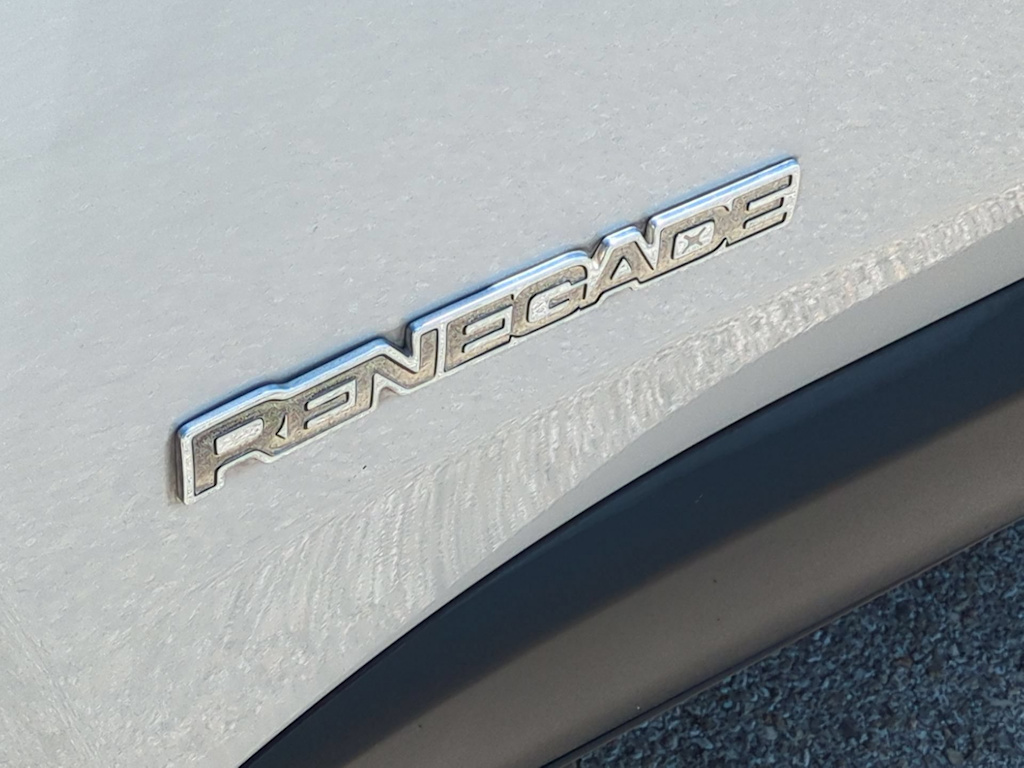 Thumbnail: 2017 Jeep Renegade - 7
