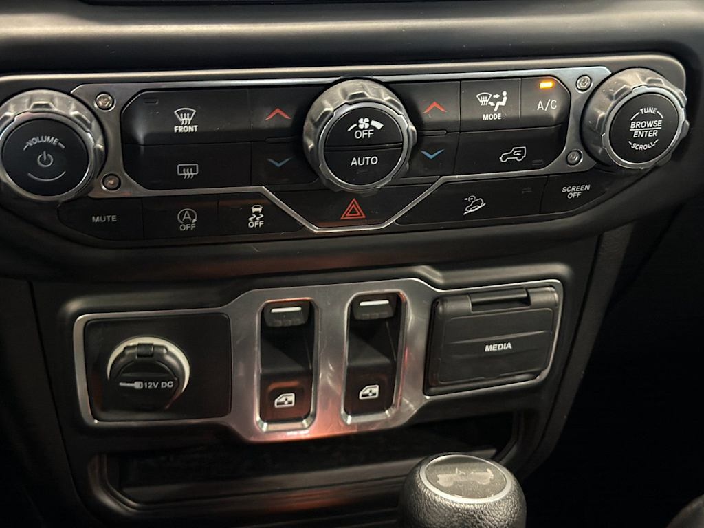 Thumbnail: 2021 Jeep Wrangler - 26