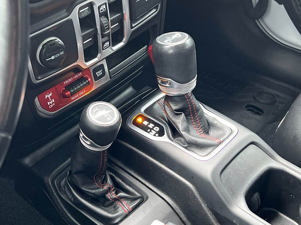 Thumbnail: 2018 Jeep Wrangler - 12