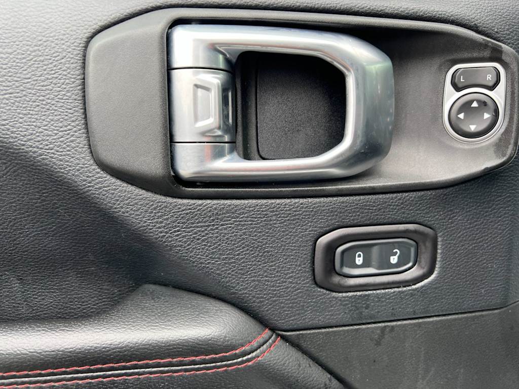 Thumbnail: 2018 Jeep Wrangler - 19