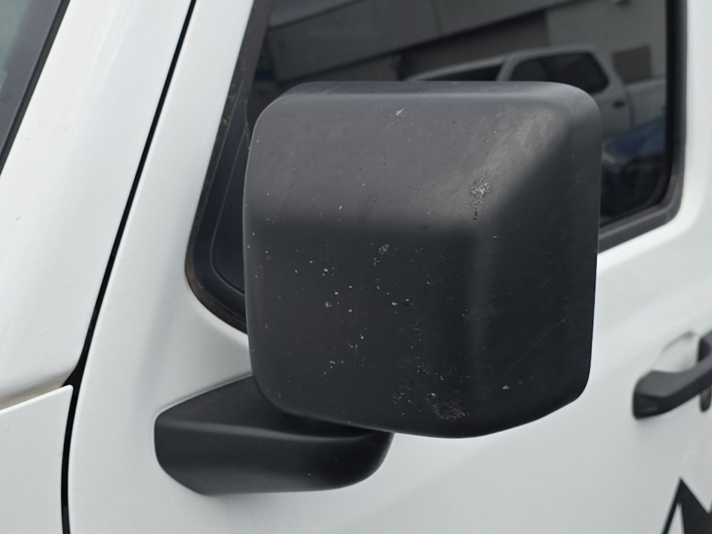 Thumbnail: 2020 Jeep Wrangler - 9