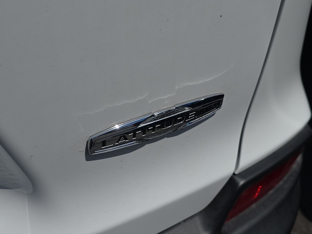 Thumbnail: 2022 Jeep Cherokee - 5