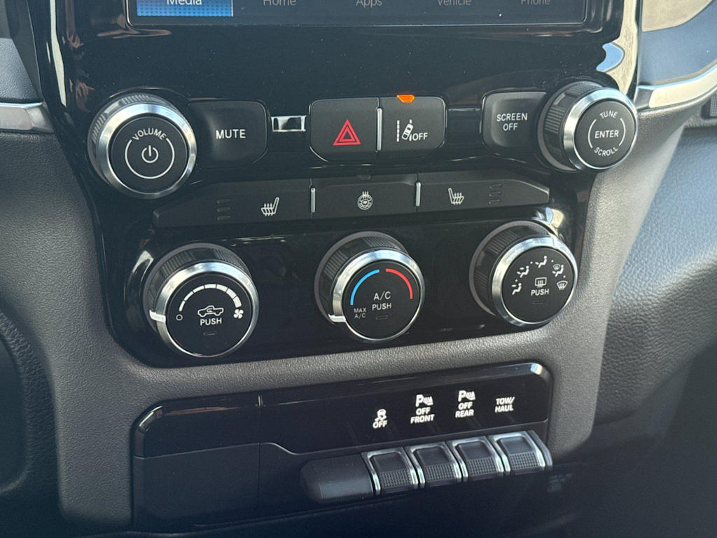 Thumbnail: 2025 RAM 1500 - 23
