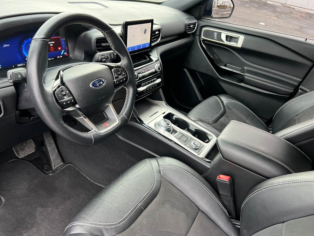 2023 Ford Explorer ST 9