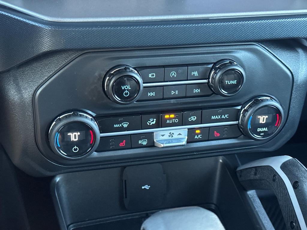 Thumbnail: 2023 Ford Bronco - 24