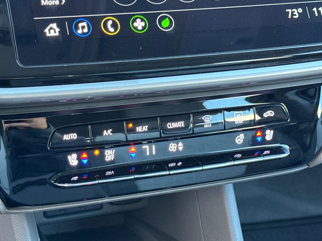 Thumbnail: 2023 Chevrolet Bolt EUV - 25