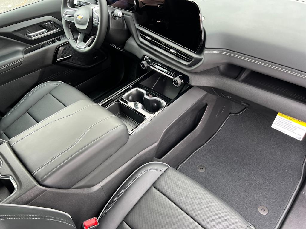 Thumbnail: 2026 Chevrolet Silverado EV - 10