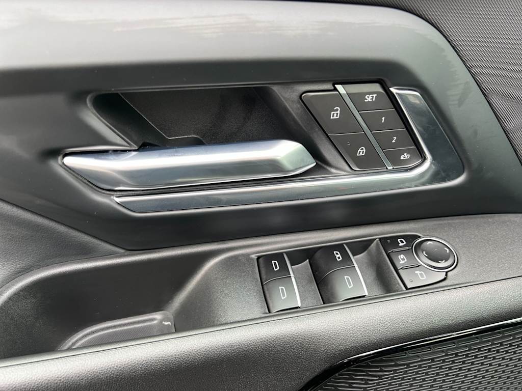 Thumbnail: 2026 Chevrolet Silverado EV - 20