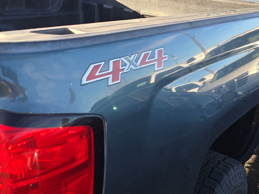 Thumbnail: 2015 Chevrolet Silverado 2500 - 4