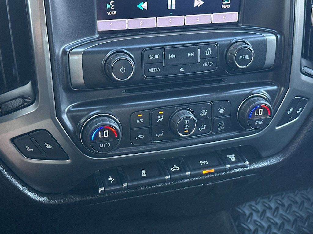Thumbnail: 2015 Chevrolet Silverado 2500 - 24