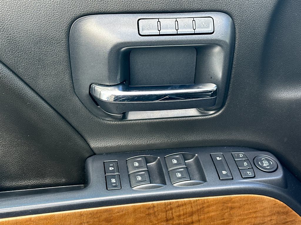 Thumbnail: 2015 Chevrolet Silverado 2500 - 19