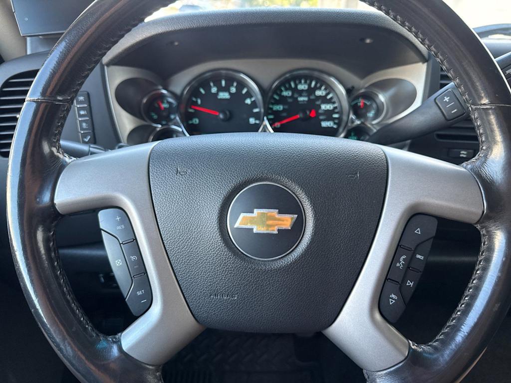 Thumbnail: 2013 Chevrolet Silverado 2500 - 25